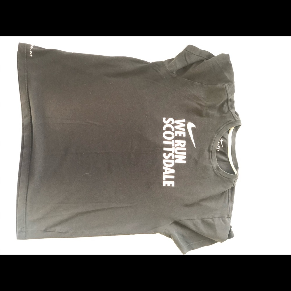 L Nike top